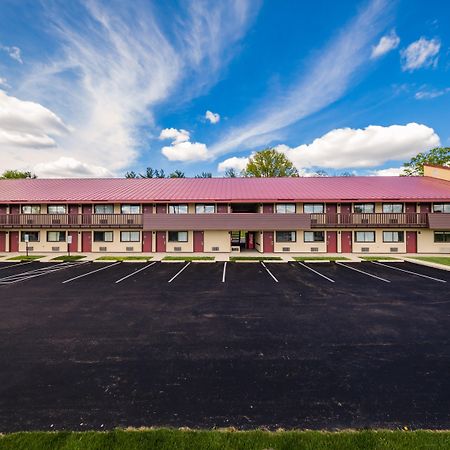 Red Roof Inn Cincinnati Northeast - Блу Аш Екстериор снимка