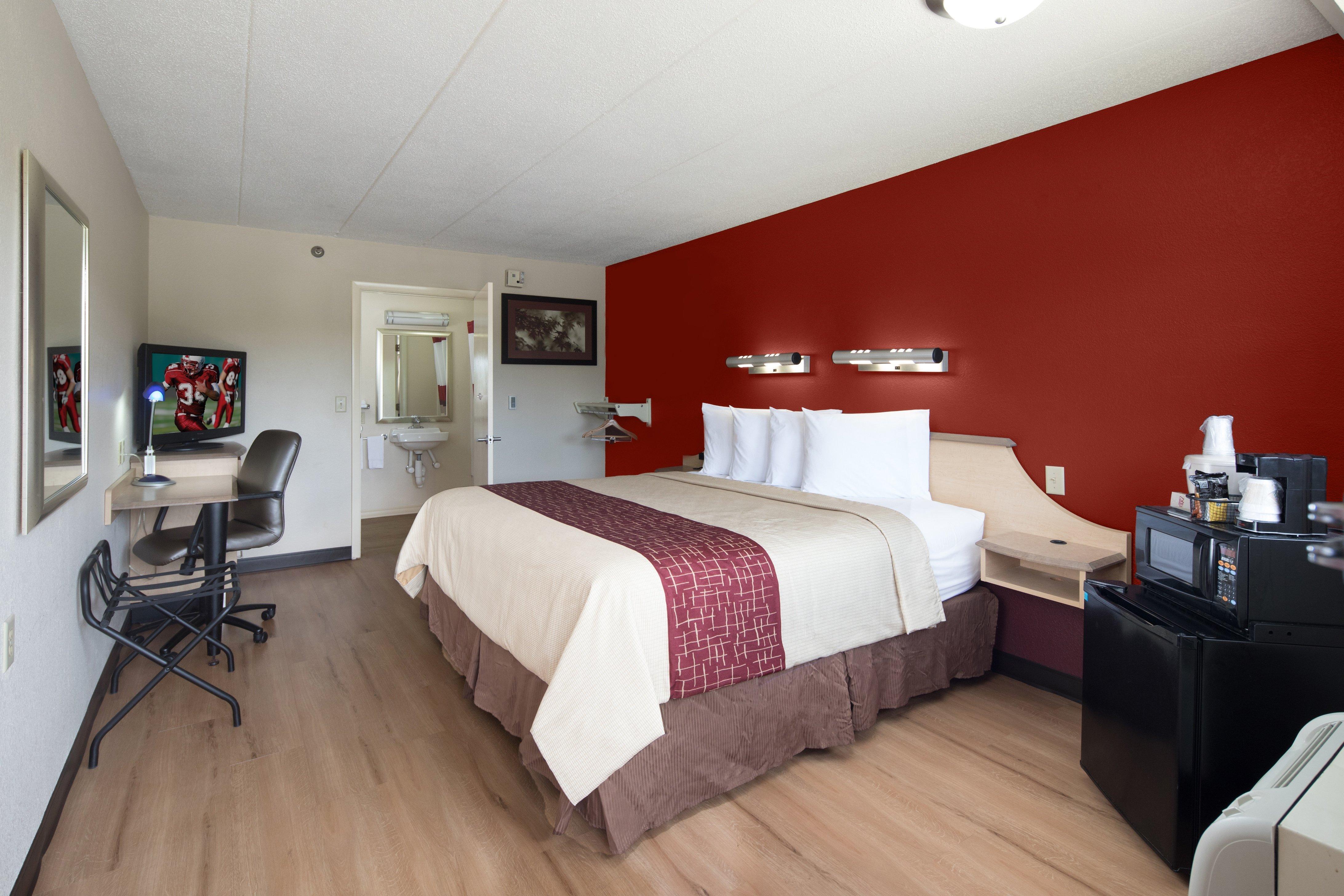 Red Roof Inn Cincinnati Northeast - Блу Аш Екстериор снимка