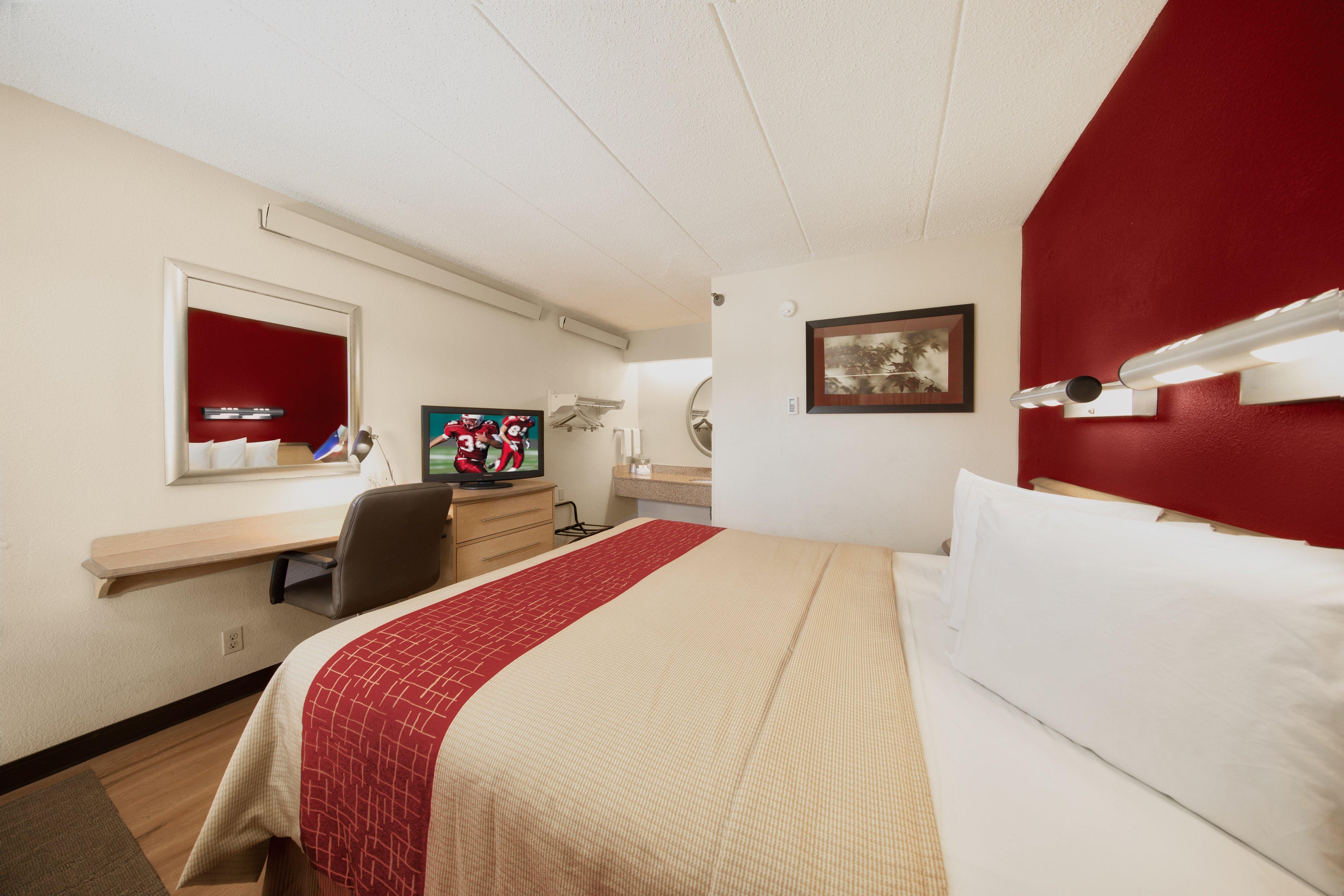 Red Roof Inn Cincinnati Northeast - Блу Аш Екстериор снимка