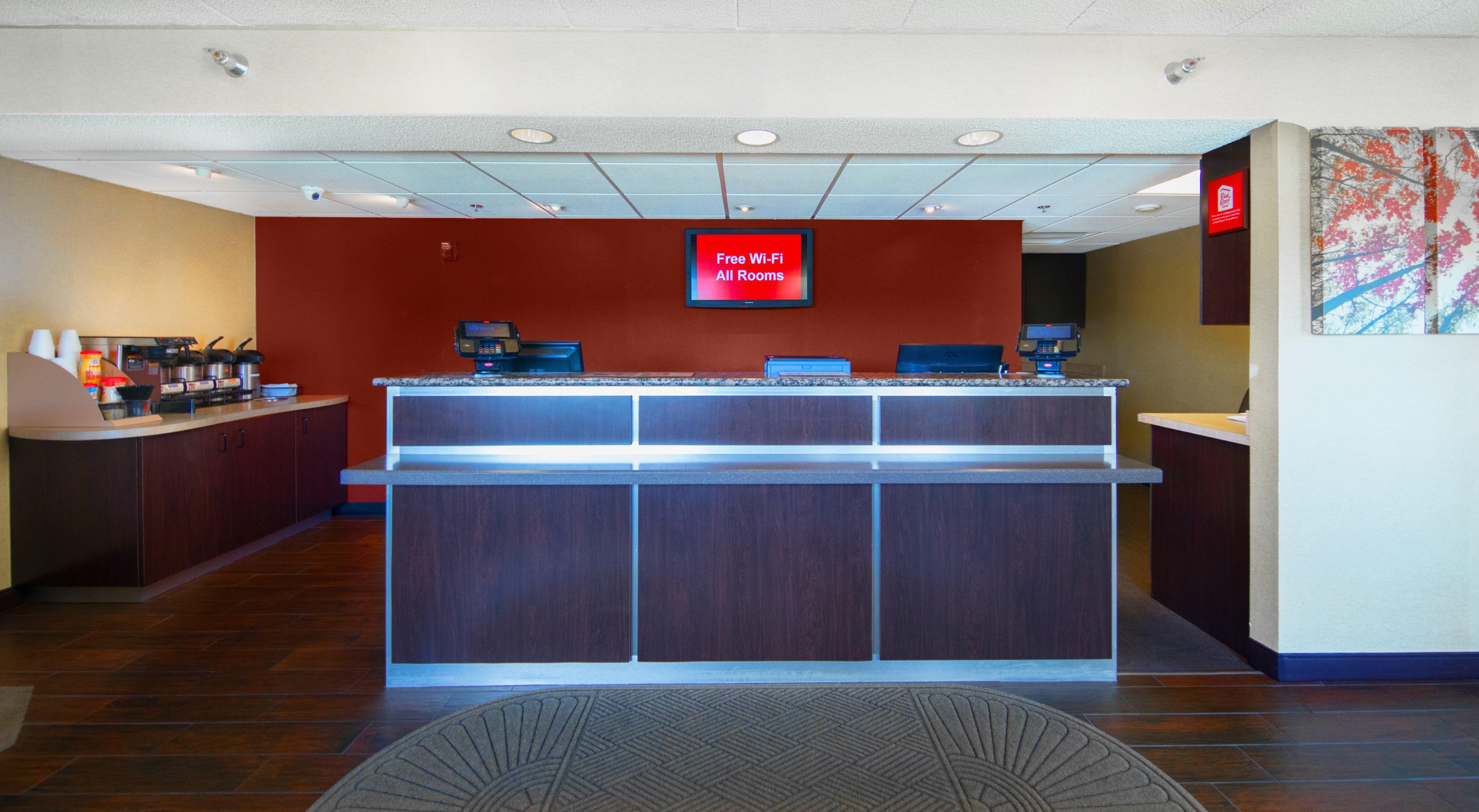 Red Roof Inn Cincinnati Northeast - Блу Аш Екстериор снимка