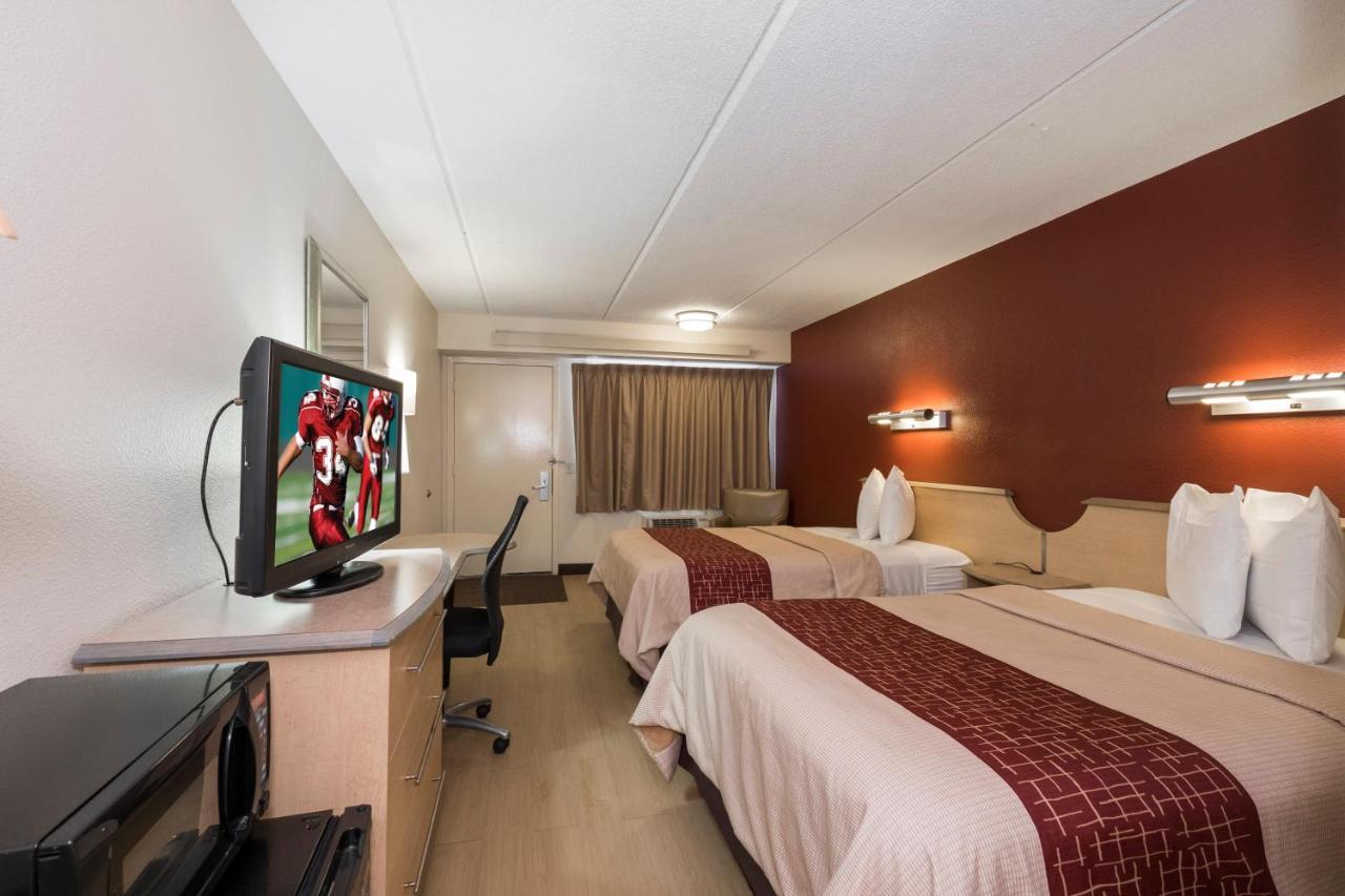 Red Roof Inn Cincinnati Northeast - Блу Аш Екстериор снимка