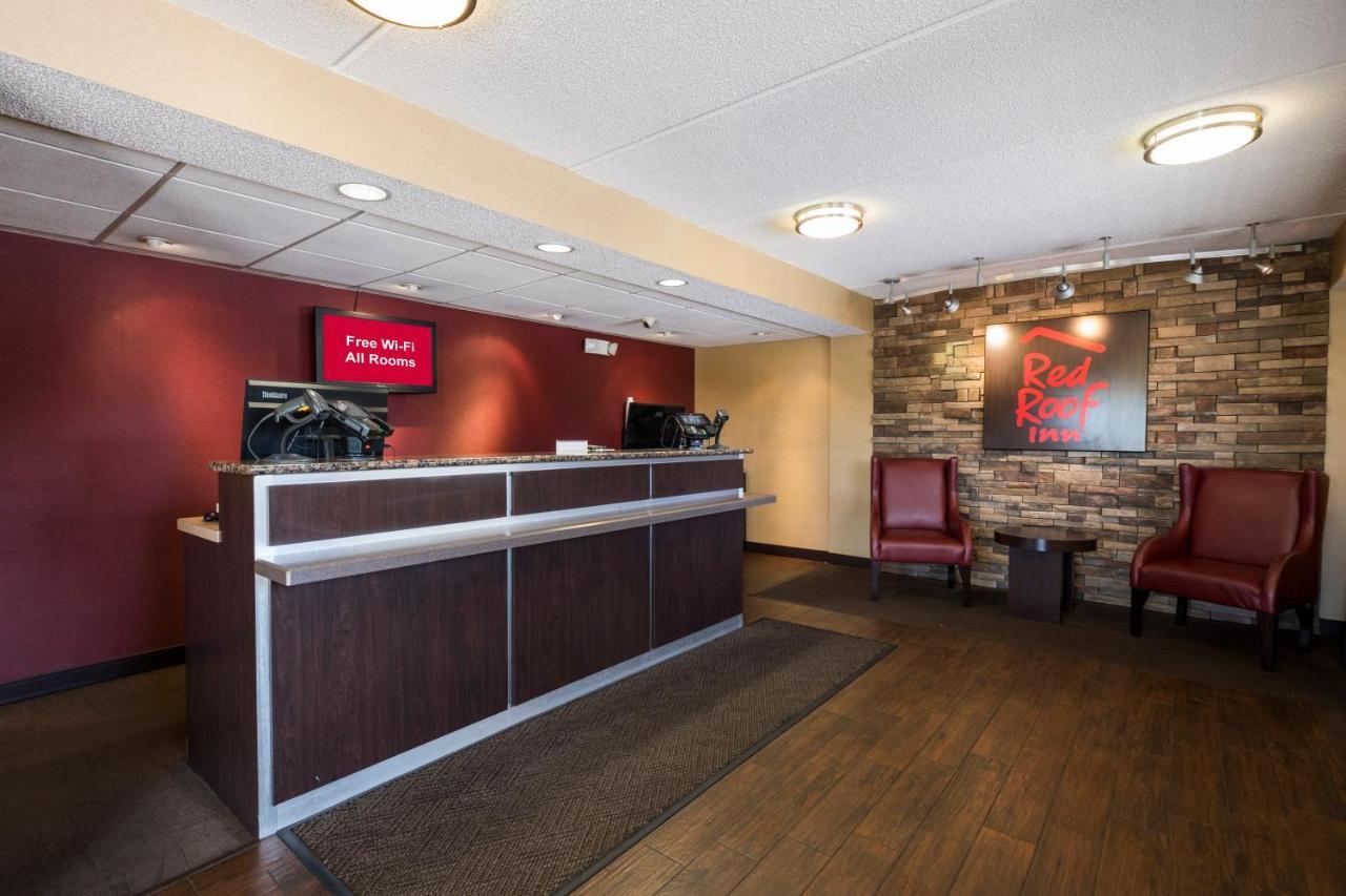 Red Roof Inn Cincinnati Northeast - Блу Аш Екстериор снимка