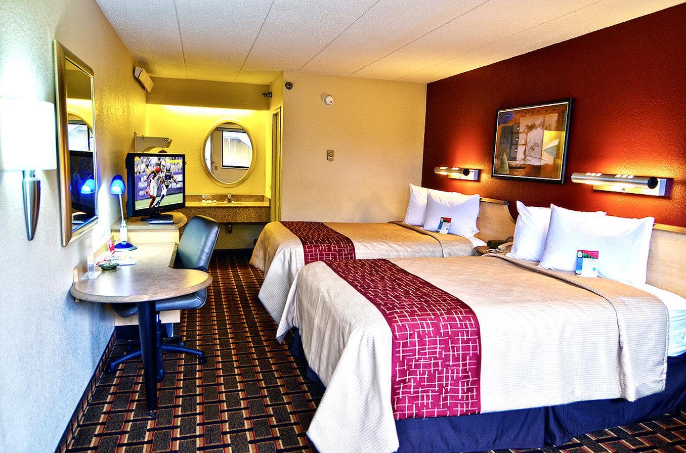 Red Roof Inn Cincinnati Northeast - Блу Аш Екстериор снимка