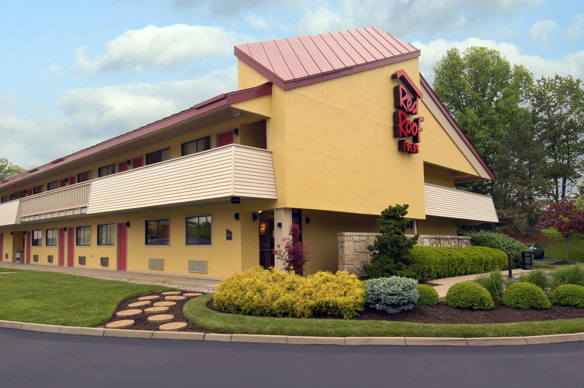 Red Roof Inn Cincinnati Northeast - Блу Аш Екстериор снимка