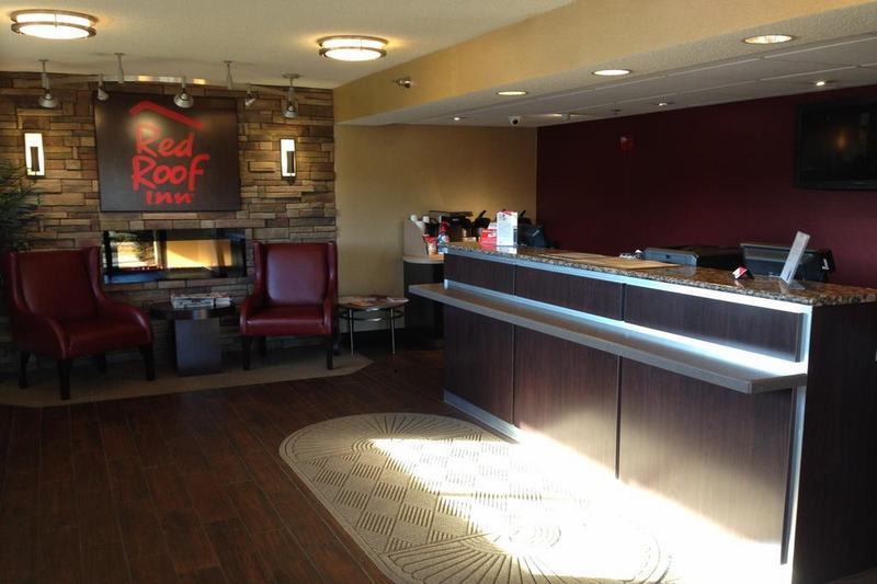 Red Roof Inn Cincinnati Northeast - Блу Аш Екстериор снимка