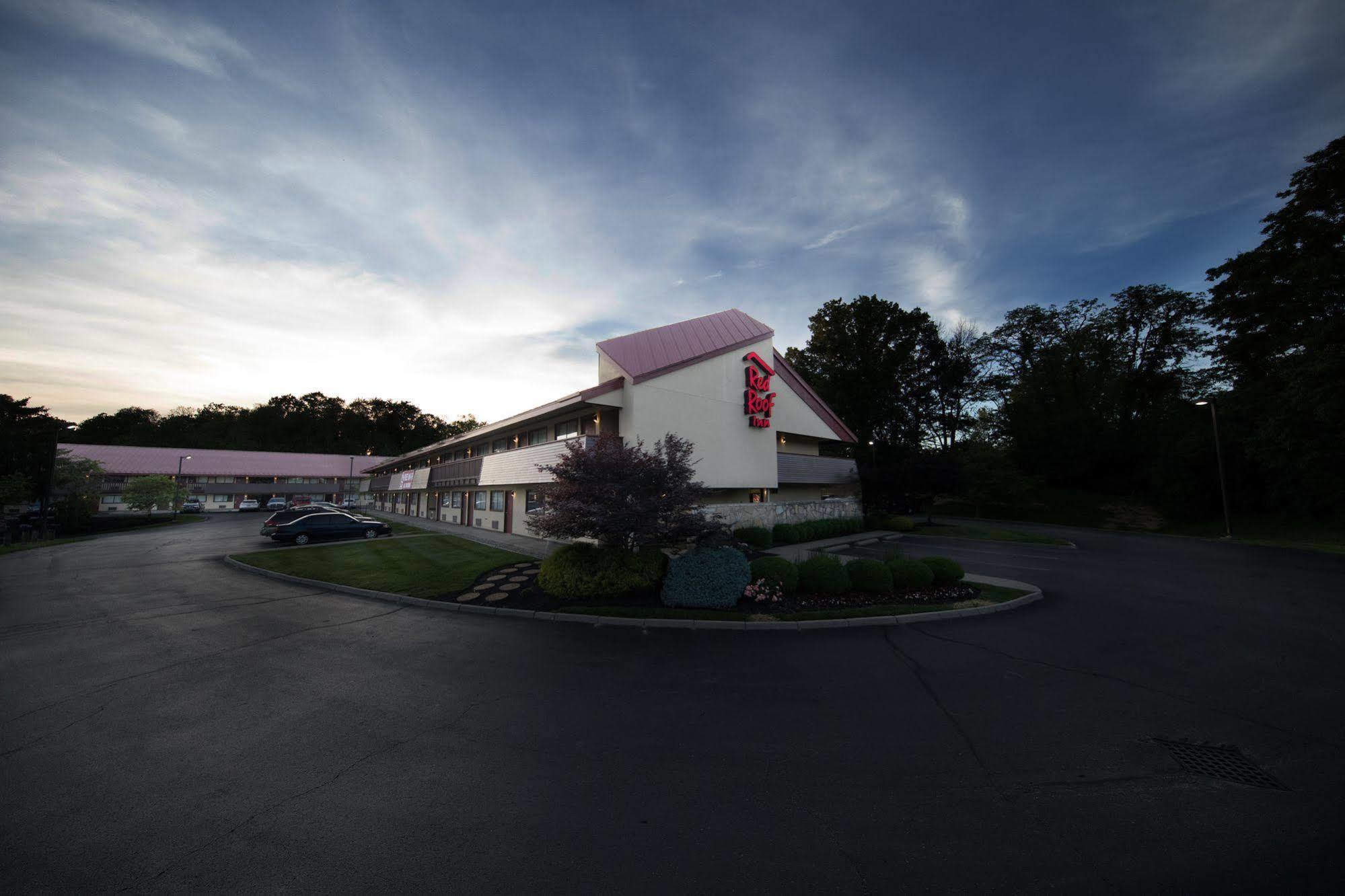 Red Roof Inn Cincinnati Northeast - Блу Аш Екстериор снимка