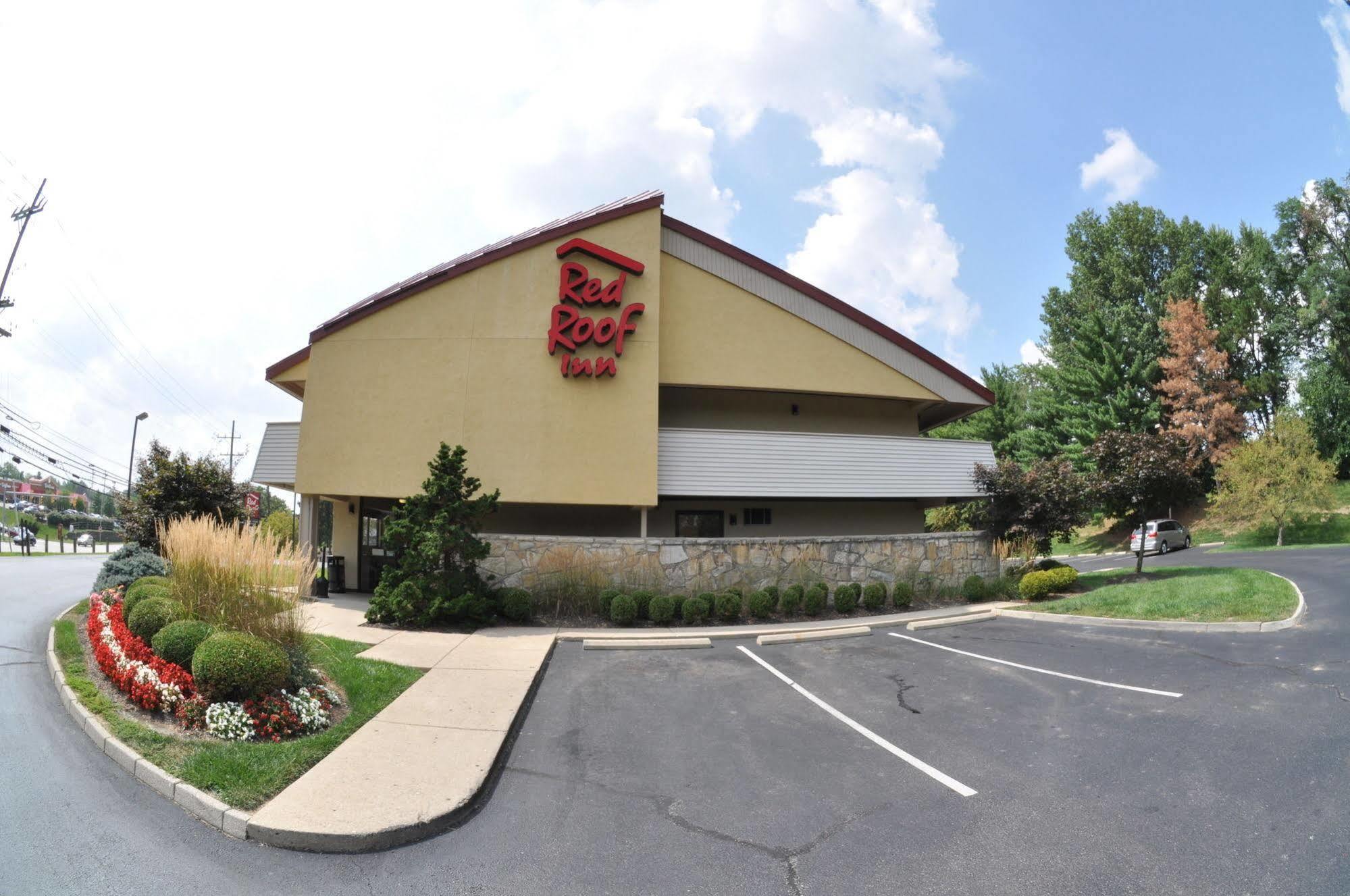 Red Roof Inn Cincinnati Northeast - Блу Аш Екстериор снимка