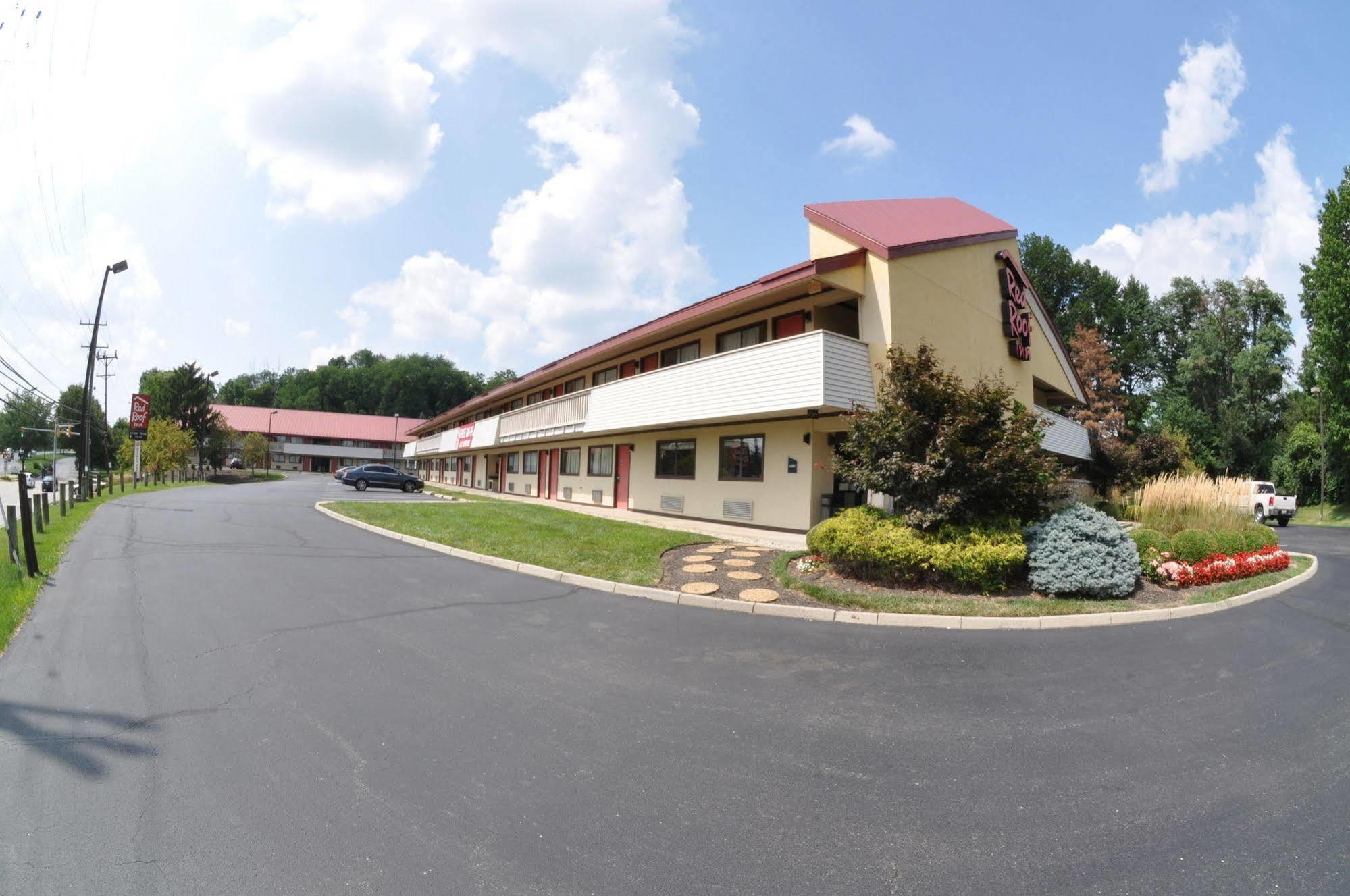 Red Roof Inn Cincinnati Northeast - Блу Аш Екстериор снимка